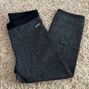 Dark grey Lorna Jane Capri leggings
